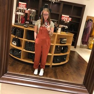 Meet your Posher, Caitlin